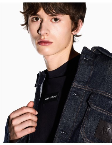 Camiseta Armani Exchange.