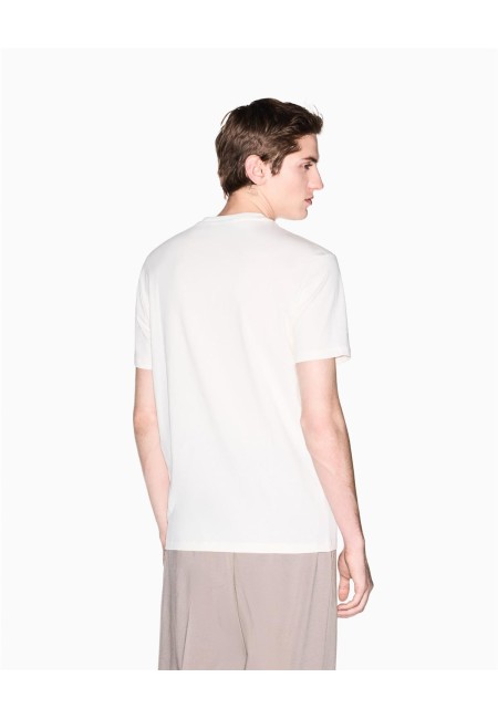 Camiseta Armani Exchange.