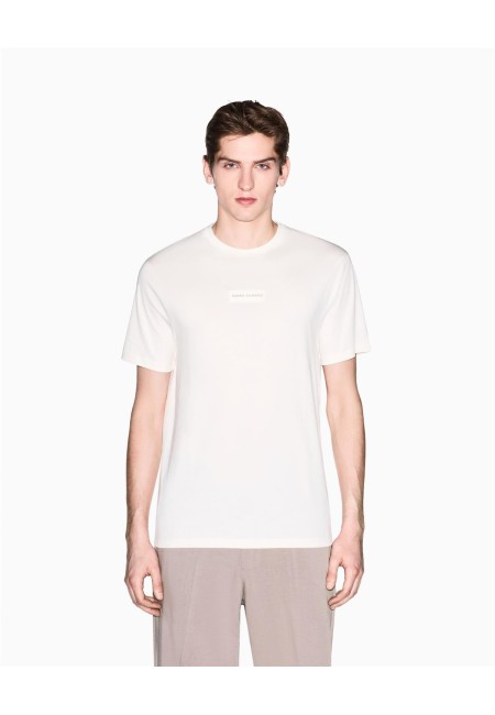 Camiseta Armani Exchange.