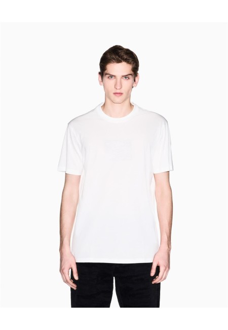 Camiseta Armani Exchange.