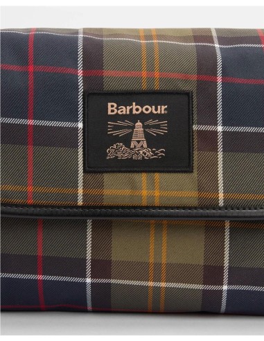 Neceser Barbour