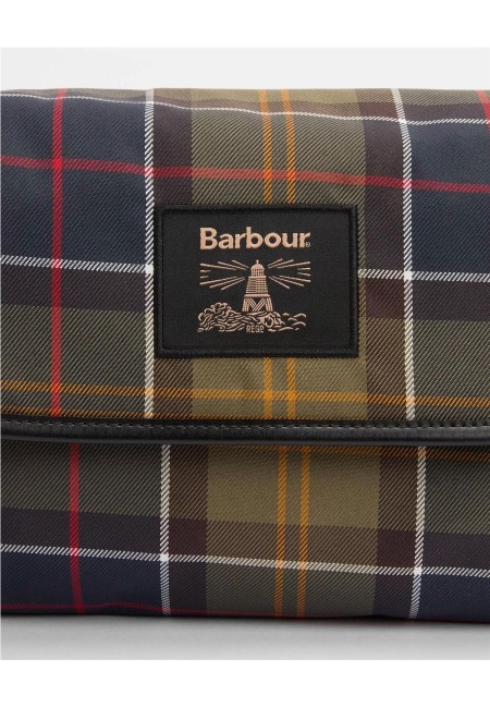 Neceser Barbour