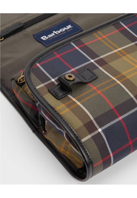 Neceser Barbour