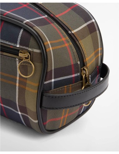 Neceser Barbour