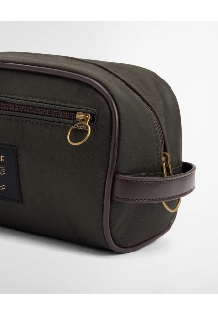 Neceser Barbour