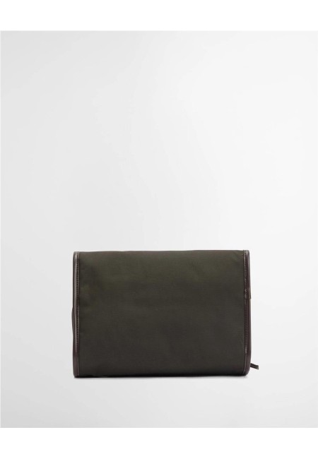Neceser Barbour
