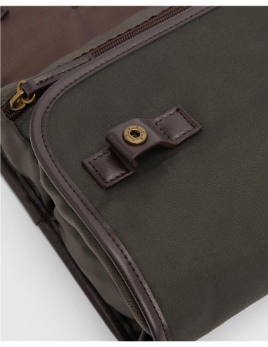 Neceser Barbour